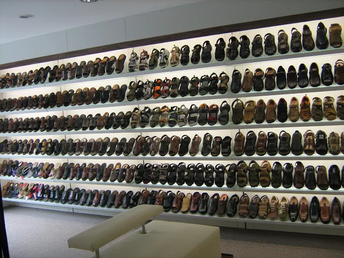 KHALS FOOT WORLD